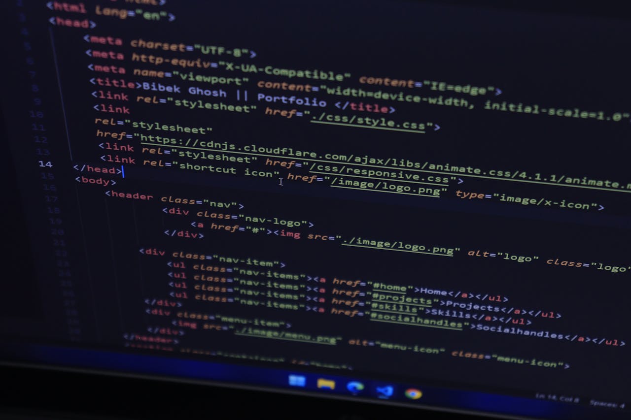 The Art of Drawing Readers In: Your attractive post title goes here High-resolution close-up of HTML code displayed on a computer screen, perfect for technology themes.